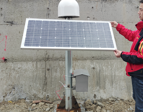 叙永至威信（四川境内）高速公路边坡监测施工现场